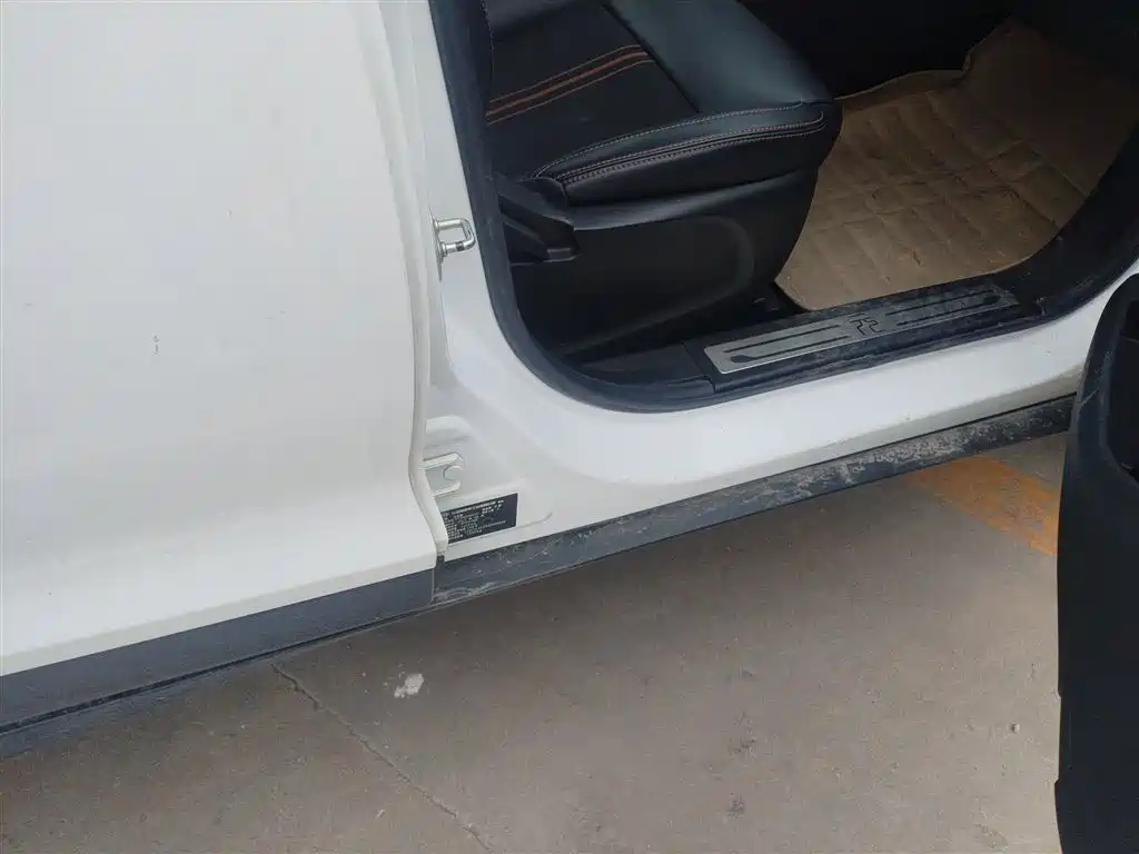 BYD Yuan 2017 1.5L Auto Cool Connect фото 21