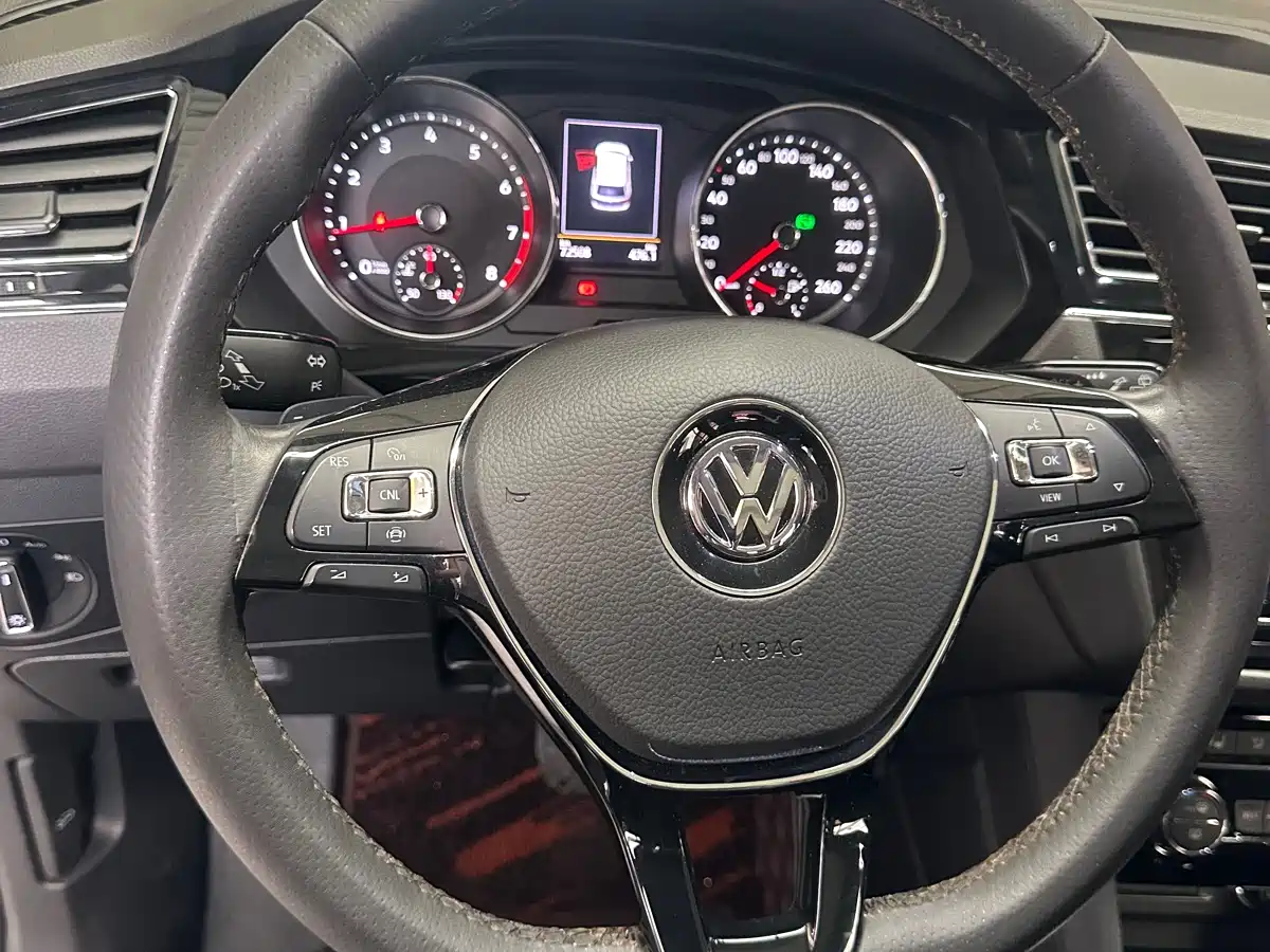Volkswagen Tiguan L 2019 330TSI Automatic 2WD Smart Luxury Edition China VI фото 15