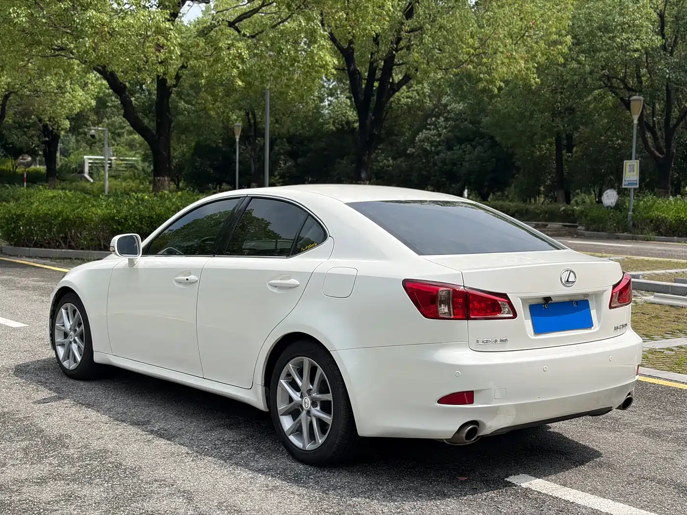Фото 6 - Lexus IS