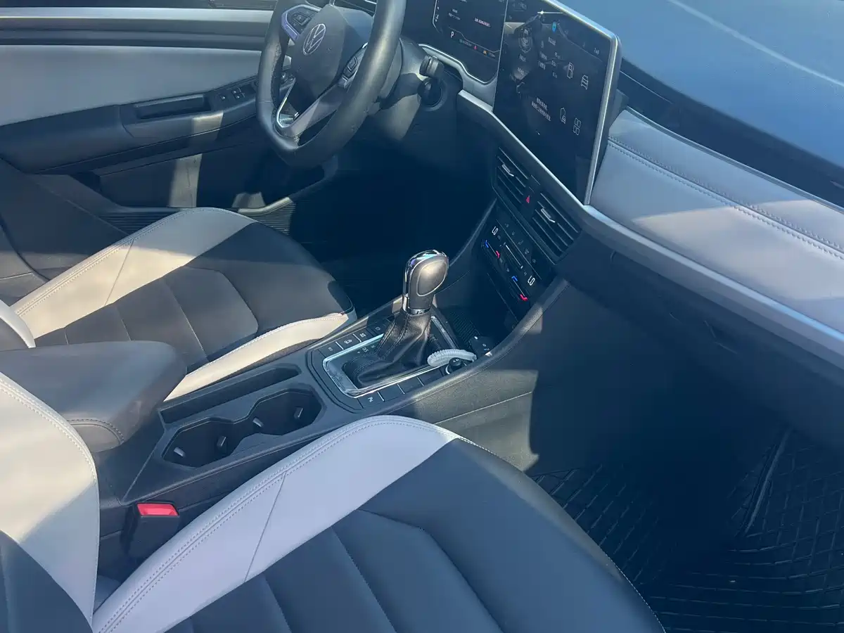 Volkswagen Bora 2024 300TSI DSG Premium Ride Edition фото 15