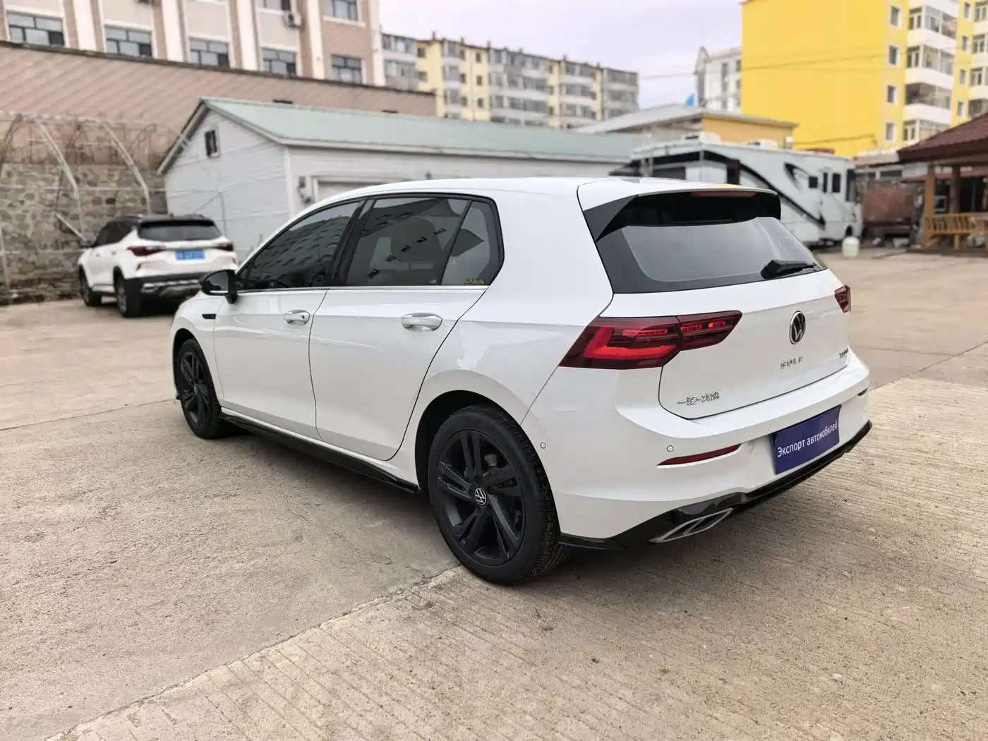 VOLKSWAGEN GOLF
