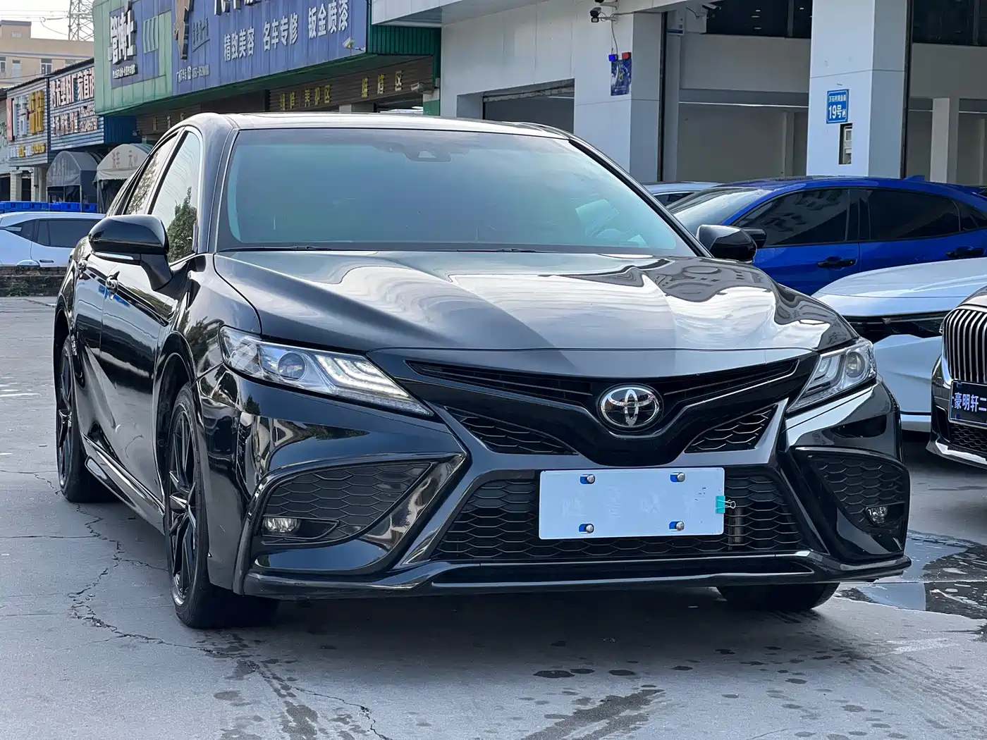Toyota Camry 2022 2.0S Knight Edition фото 2