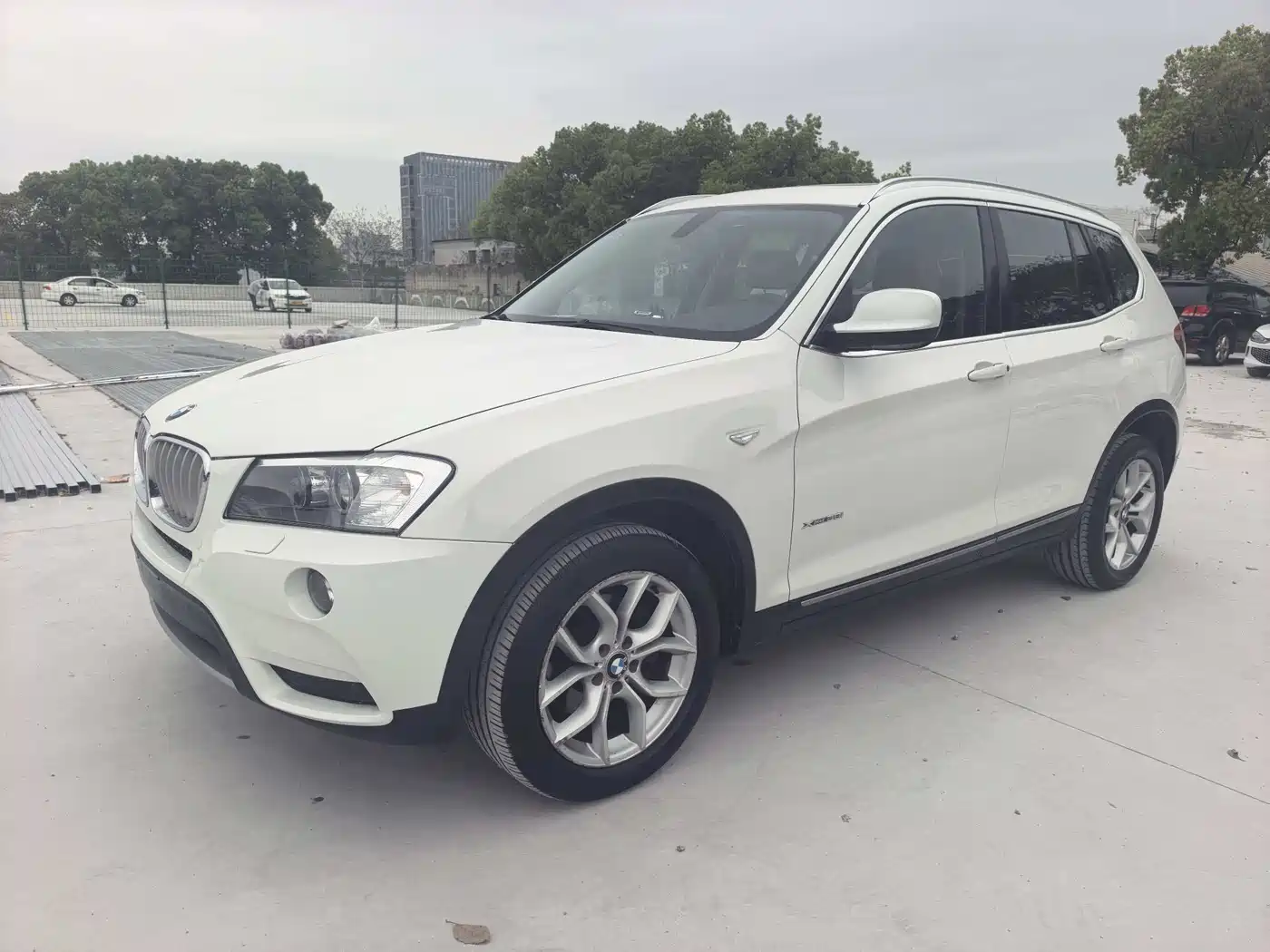 BMW X3 (Import) 2012 xDrive28i Leading Edition фото 3