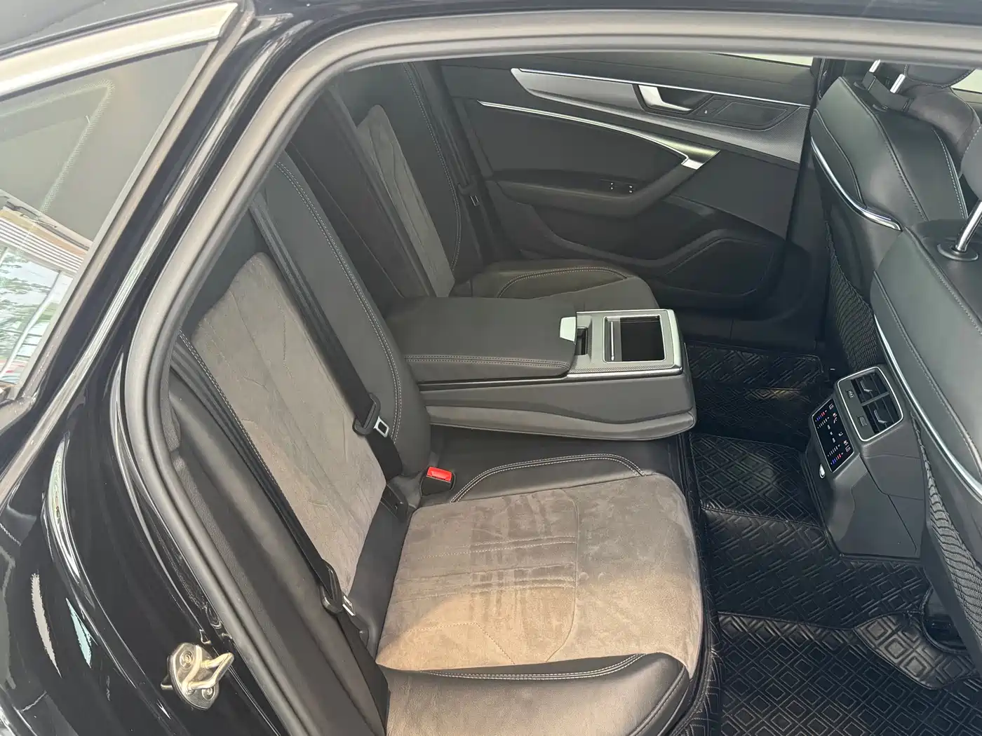 Audi A6L 2022 45 TFSI Premium Dynamic фото 13