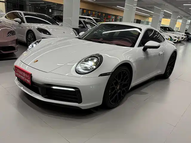 PORSCHE 911