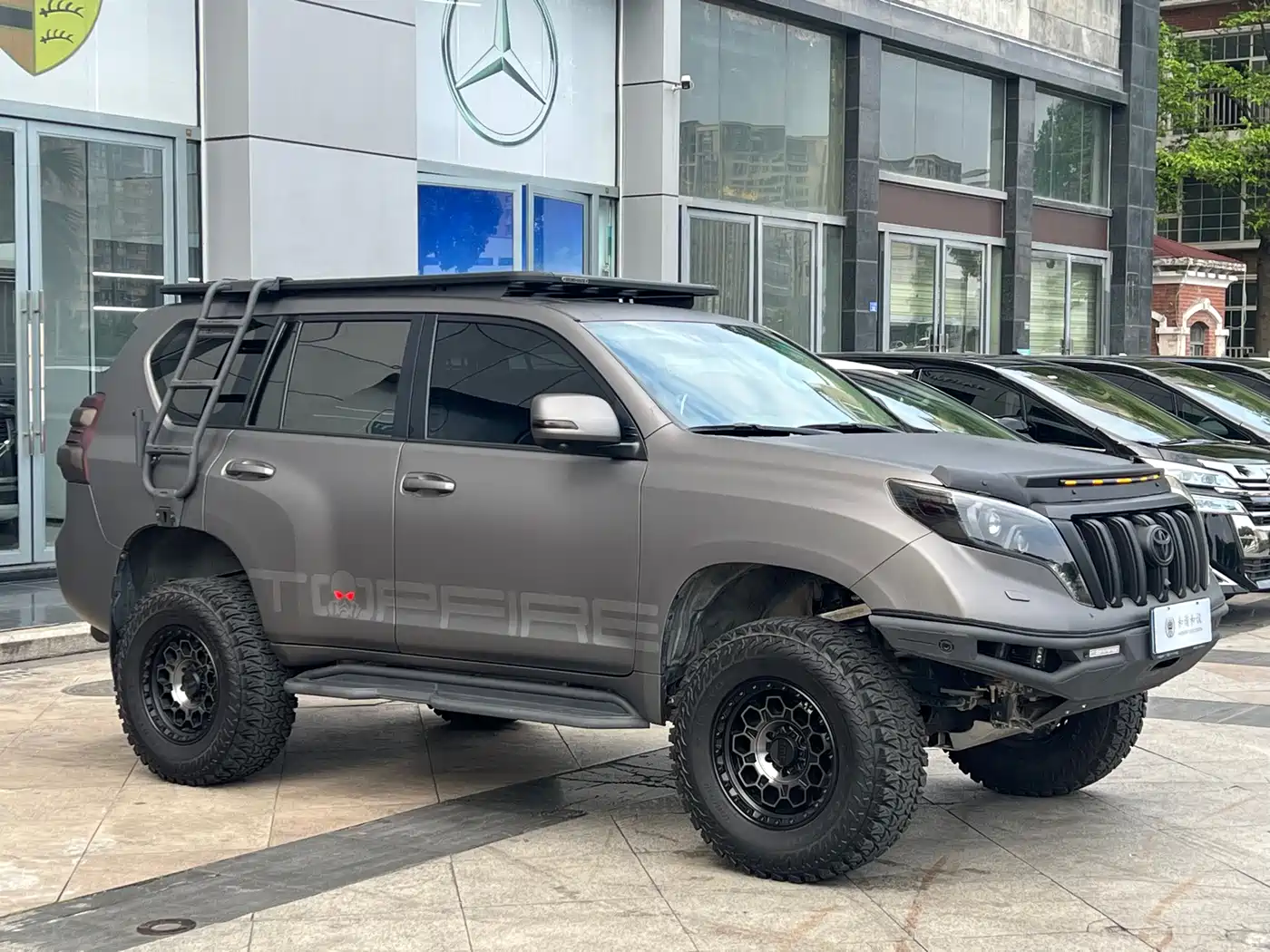 Toyota Prado 2014 4.0L Automatic TX-L фото 3