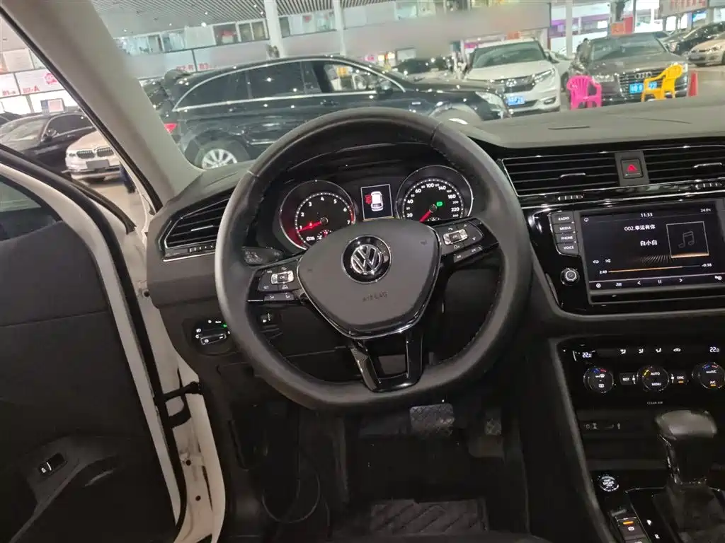 Volkswagen Tiguan L 2018 330TSI Automatic 2WD Comfort Edition фото 11