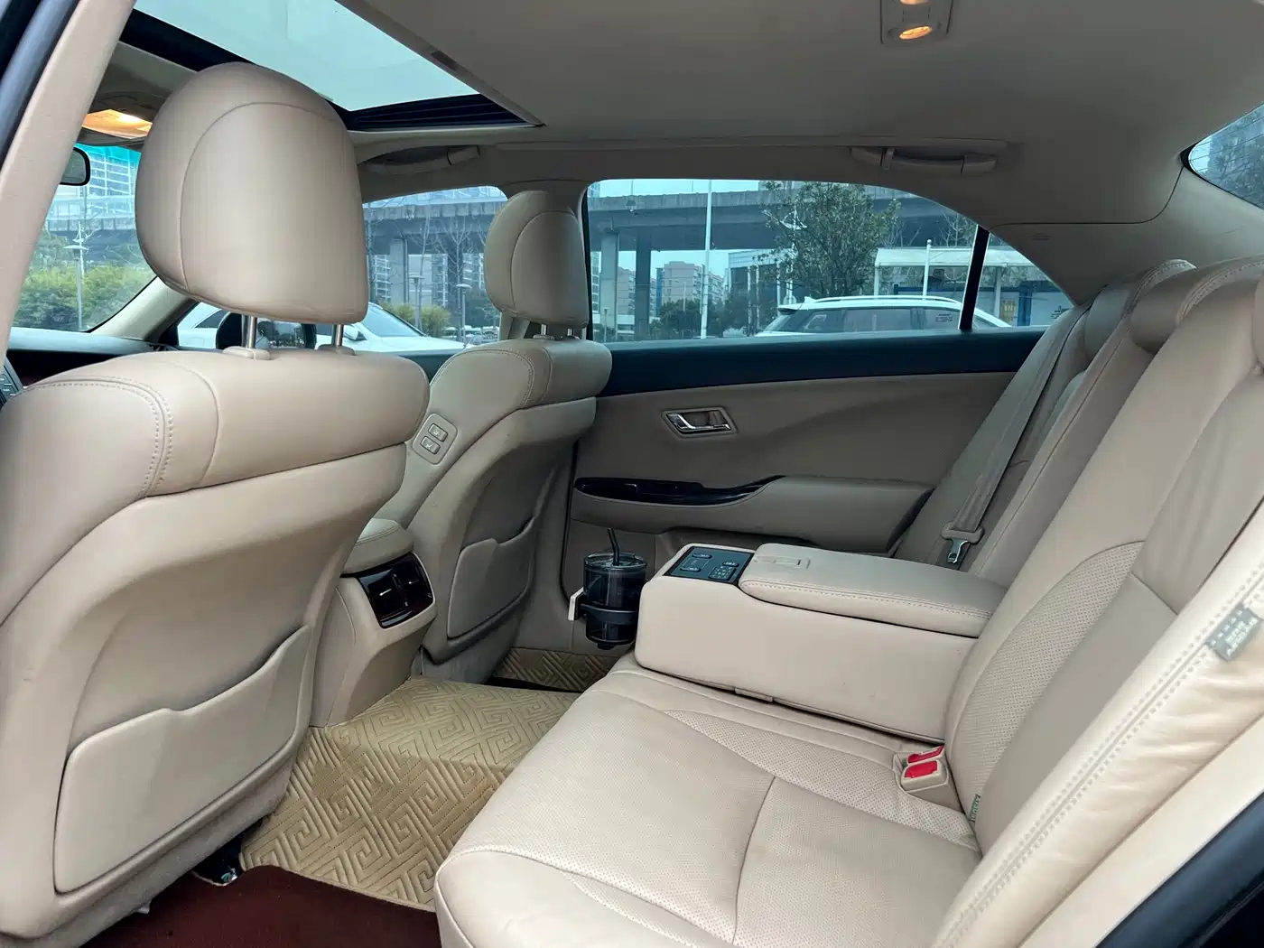 Toyota Crown 2011 2.5L Royal Leather Sunroof Special Edition фото 12