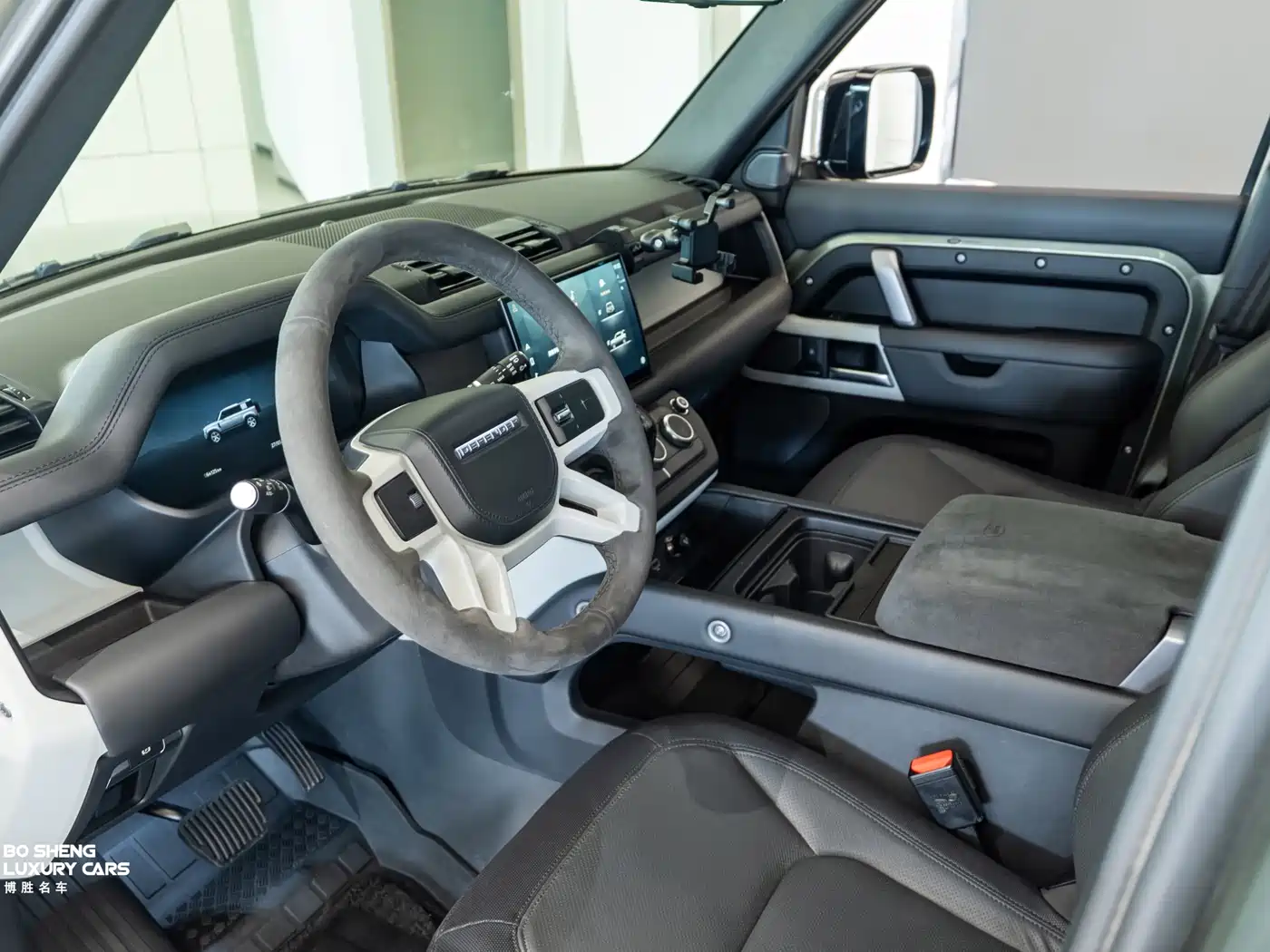 Land Rover Defender 2023 Model 110 3.0T P400 X-DYNAMIC HSE фото 19