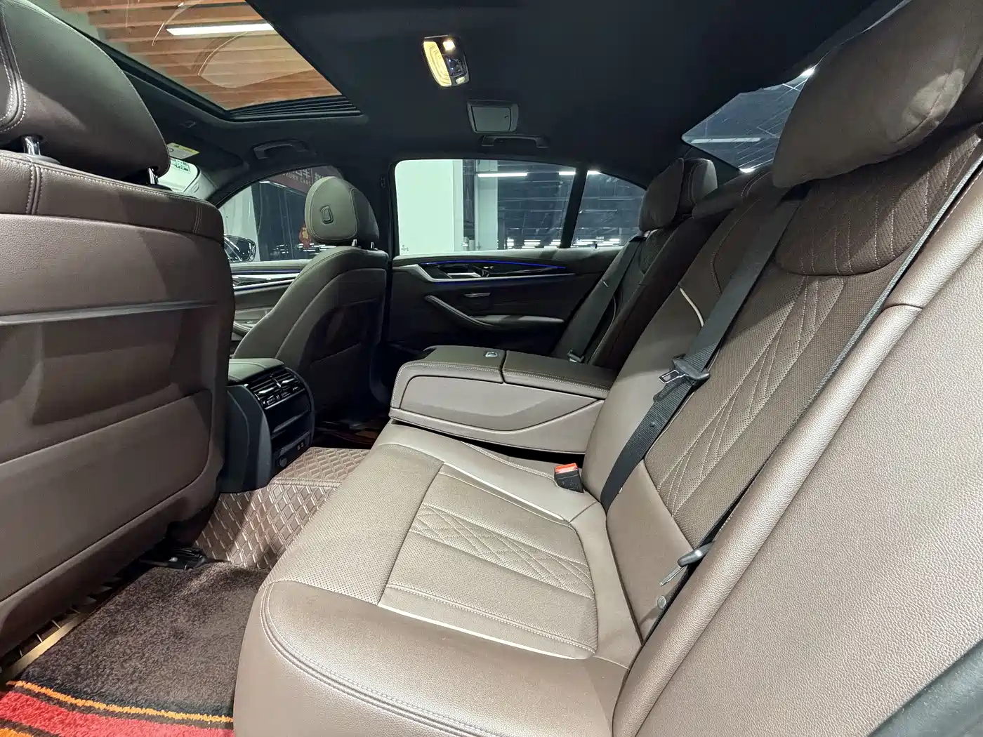 BMW 5 Series 2022 Model Second Facelift 525Li M Sport Package фото 9