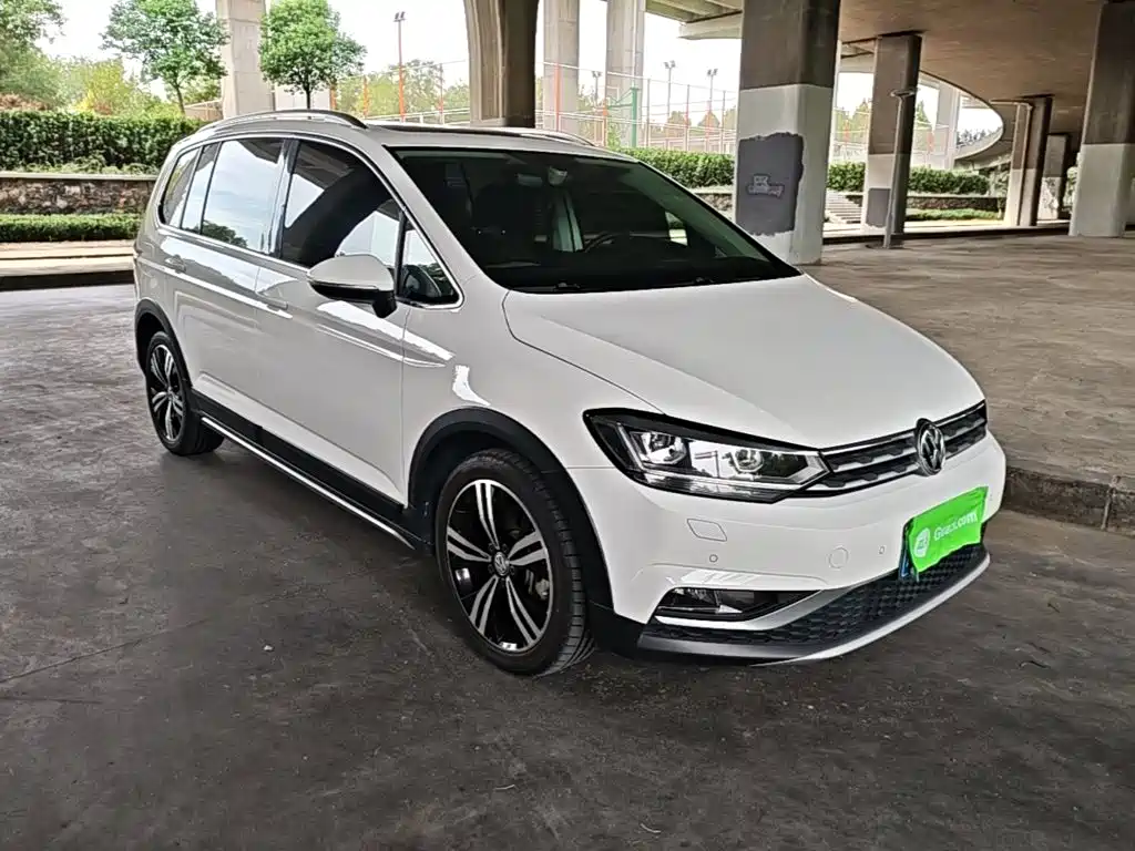 Volkswagen Touran 2020 2018 Touran L 280TSI DSG Cross Edition 6-seater China VI