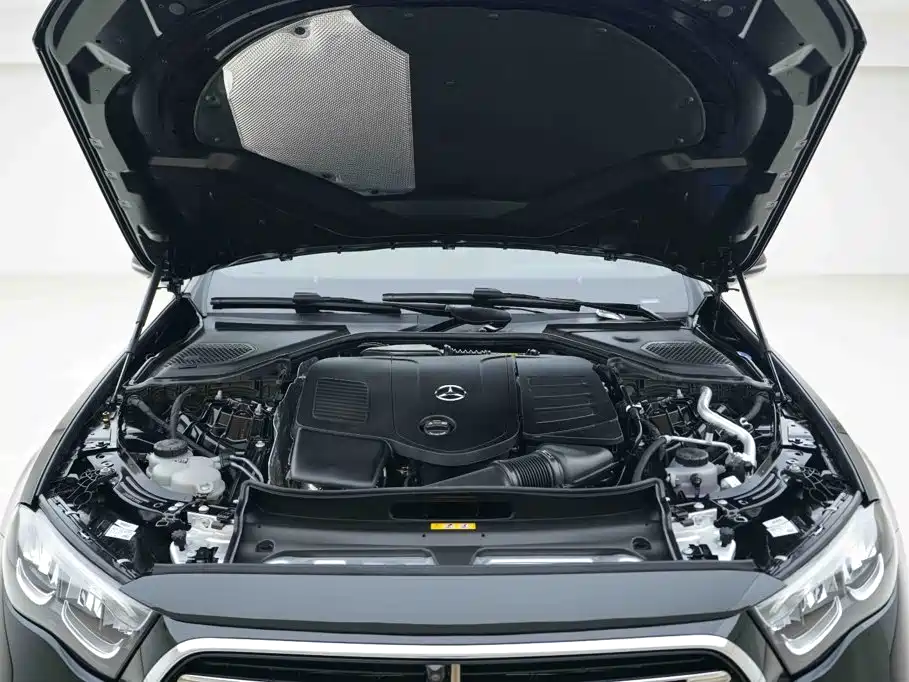 Фото 6 - Mercedes-Benz E-Class