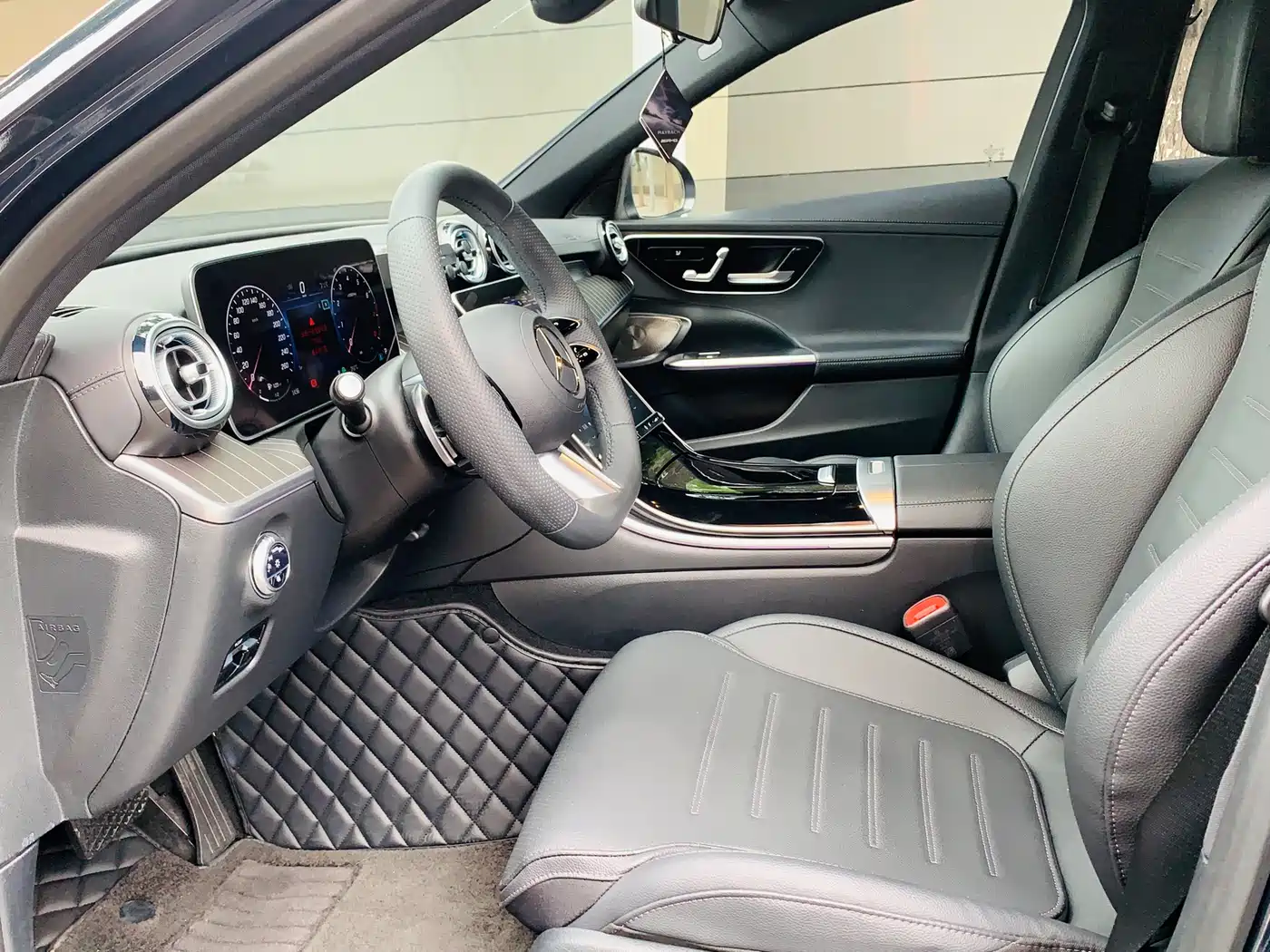 Mercedes-Benz C-Class 2023 Facelift C 260 L Sport Edition фото 4