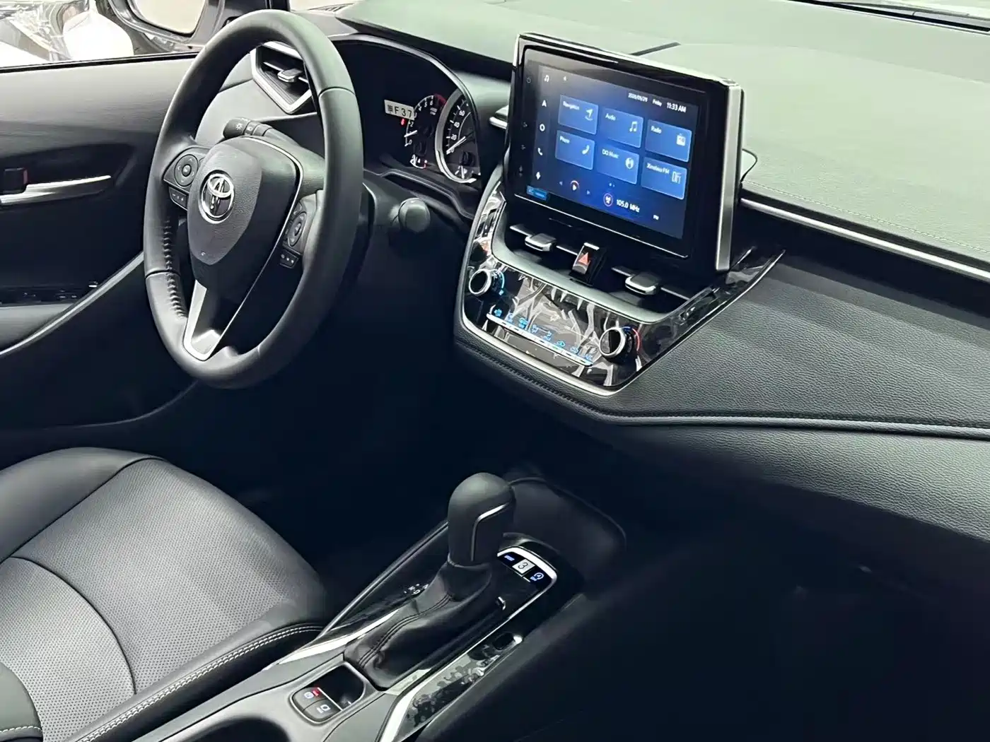 Toyota Corolla 2021 1.2T S-CVT Luxury Edition фото 19