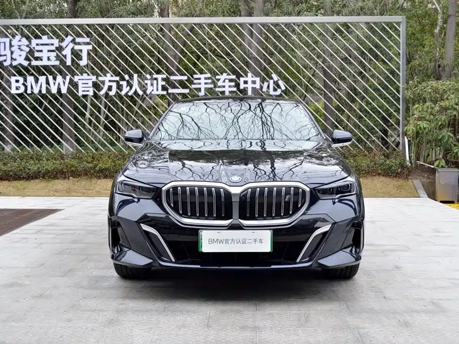 BMW I5