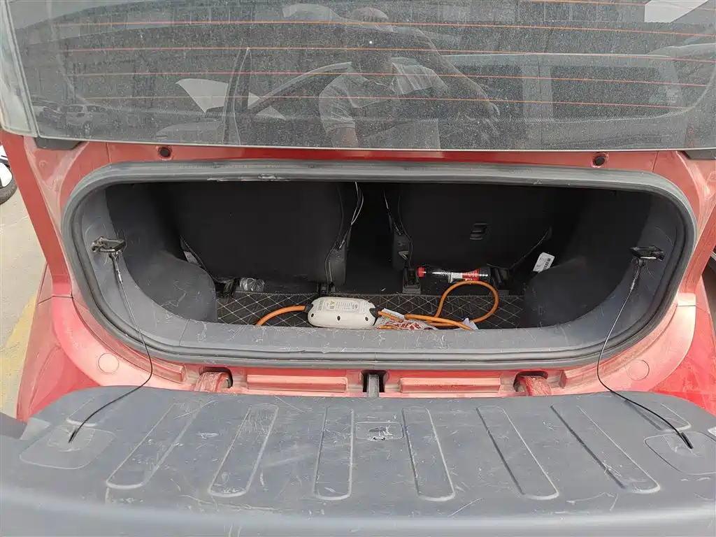 BAOJUN E200