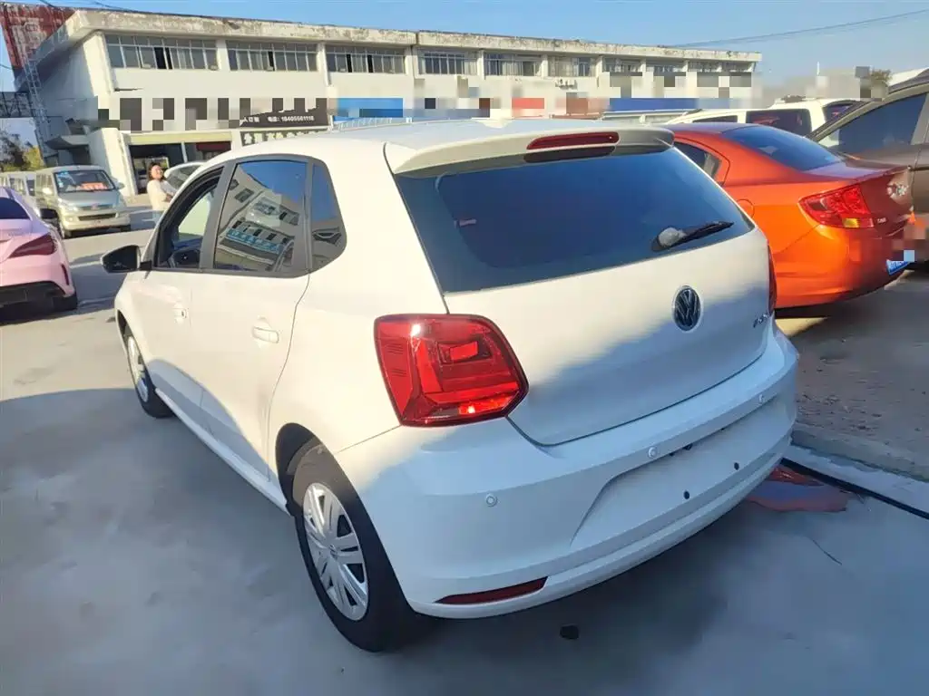 Volkswagen Polo 2016 1.4L Automatic Trend фото 5