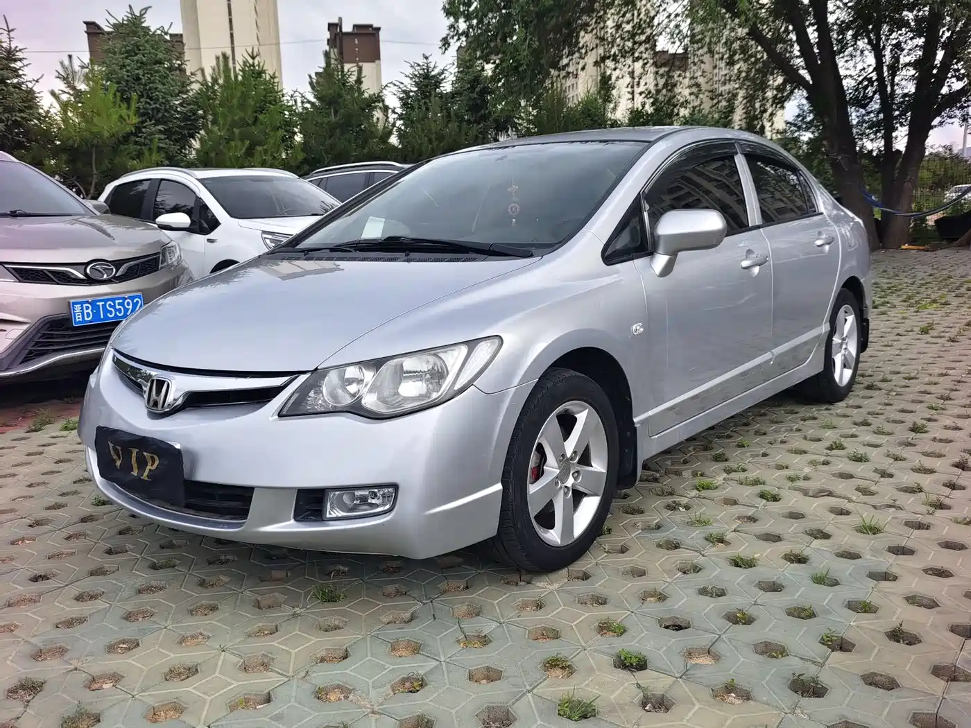 CIIMO CIIMO 2012 2012 1.8L Automatic