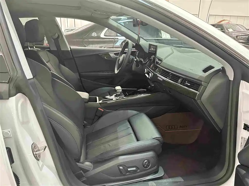 Audi A5 (Import) 2024 2024 Sportback 40 TFSI quattro Luxury Dynamic