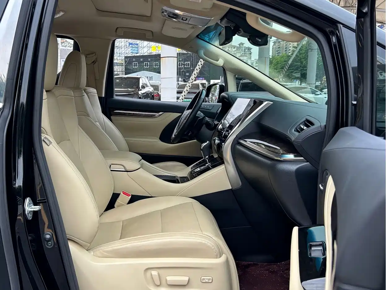 TOYOTA ELFA