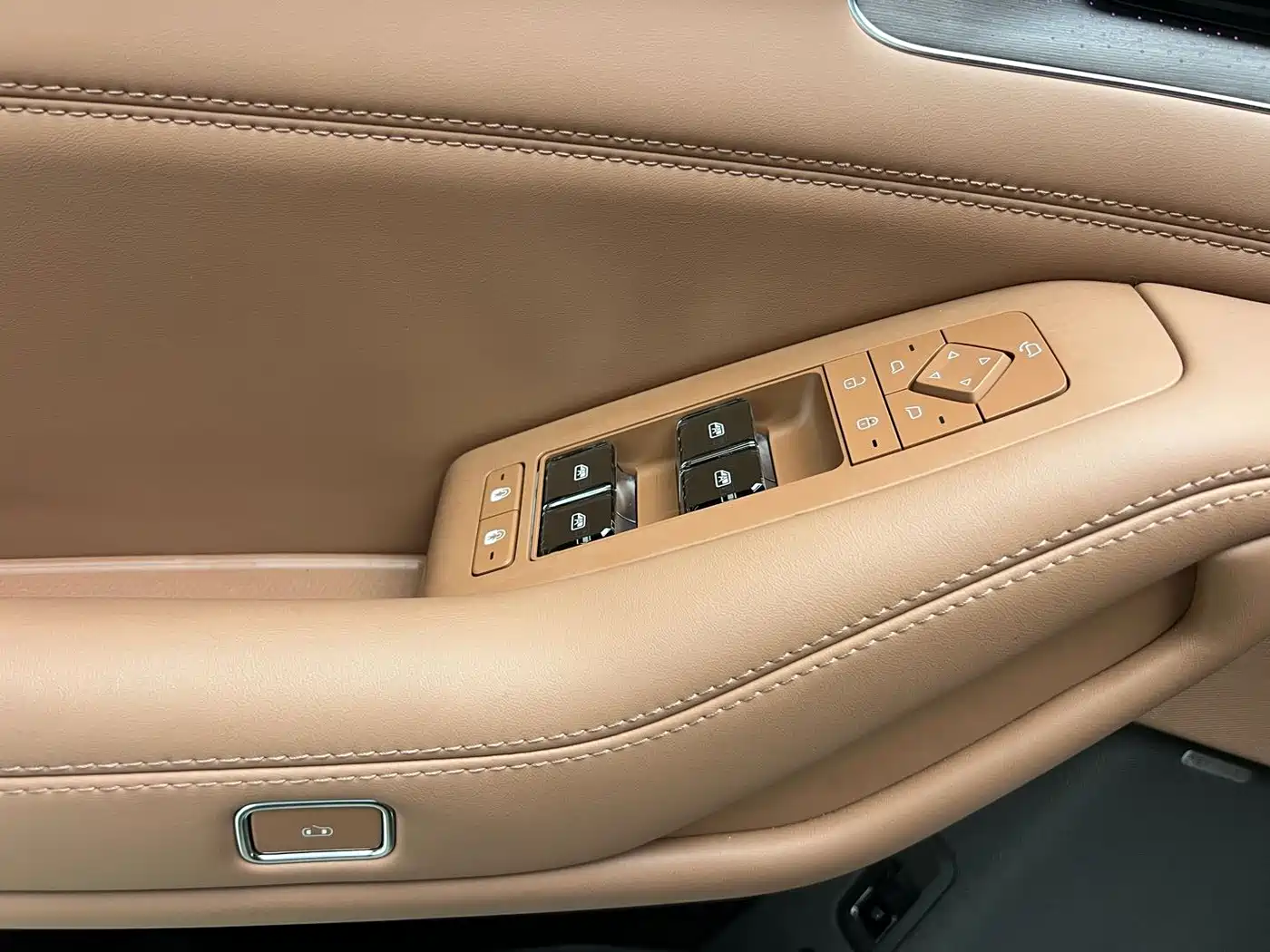 Denza N8L 2026 Model Prestige Edition фото 18