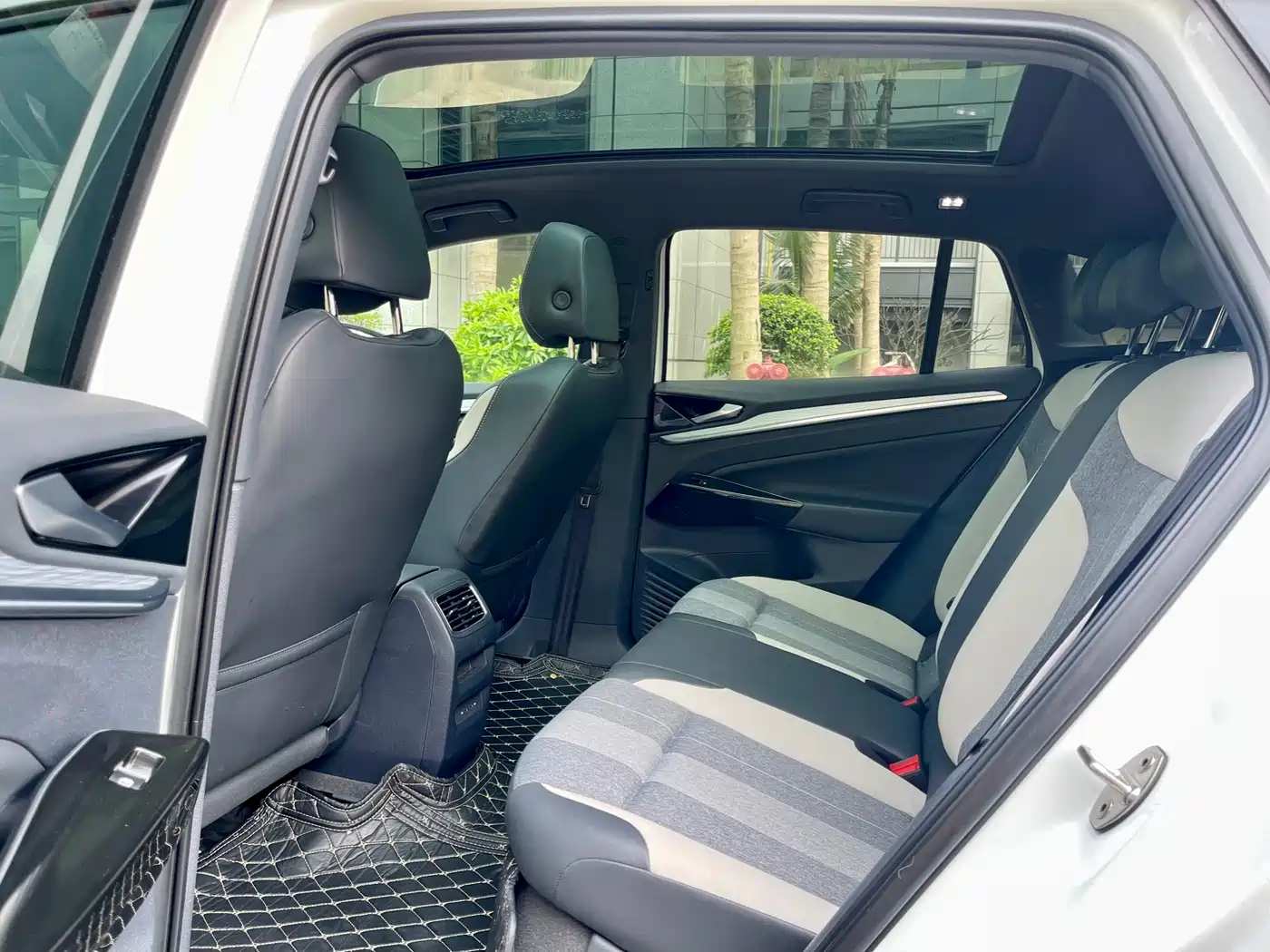 VOLKSWAGEN ID.4 CROZZ