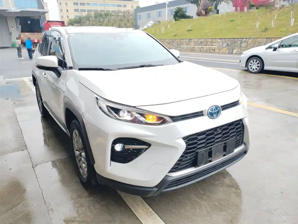 Toyota Wildlander 2022 Hybrid 2.5L E-CVT FWD Premium Edition фото 23