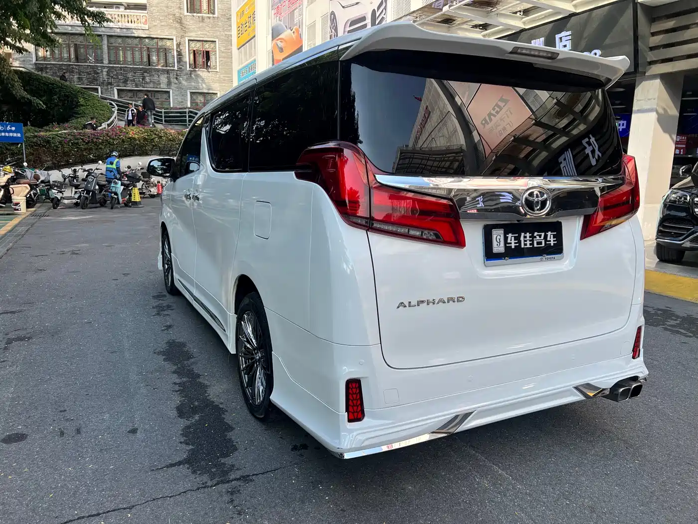 Toyota Alphard 2015 3.5L Luxury Edition фото 4