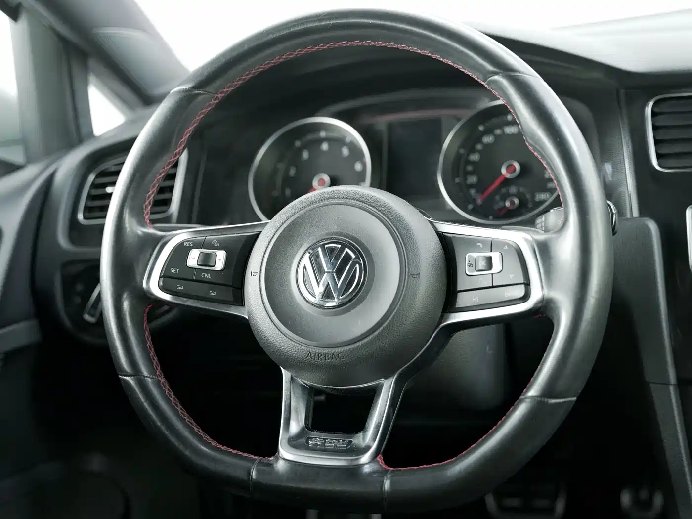 Volkswagen Golf GTI 2016 2.0TSI GTI фото 5