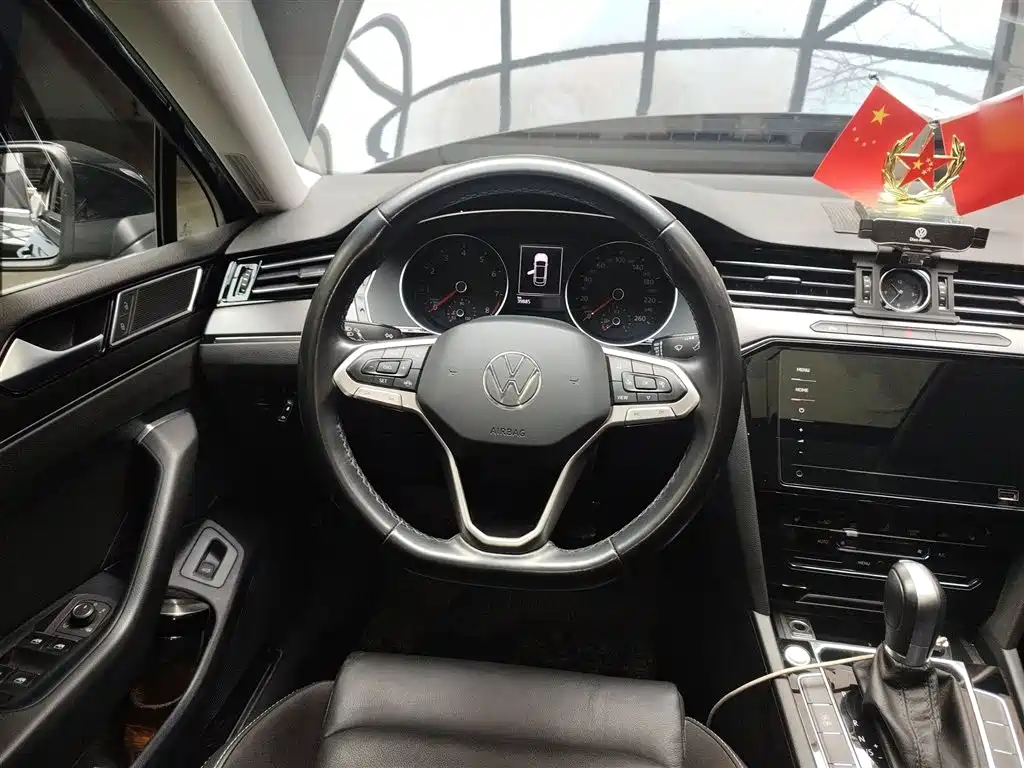 Volkswagen Magotan 2020 330TSI DSG Leading фото 3