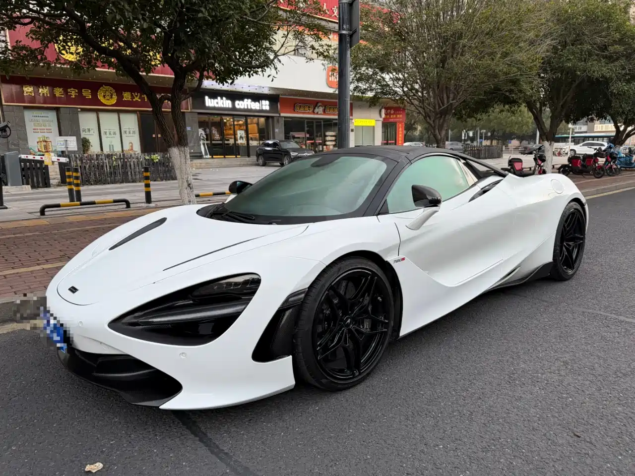 MCLAREN 720S