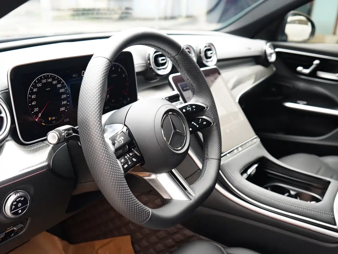 Mercedes-Benz C-Class 2024 C 260 L Sport фото 18