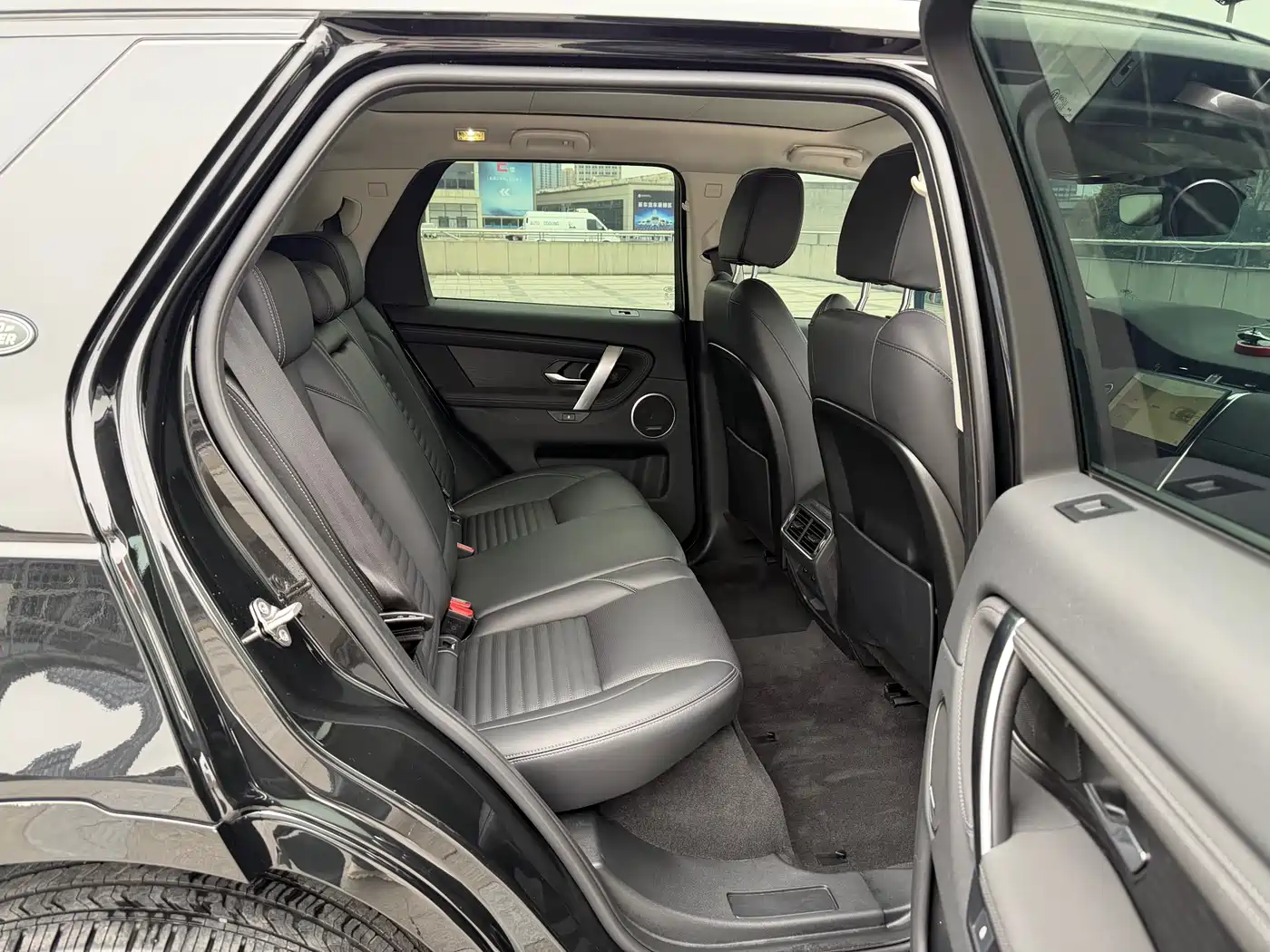 Land Rover Discovery Sport 2025 249PS Performance Tech Edition фото 13