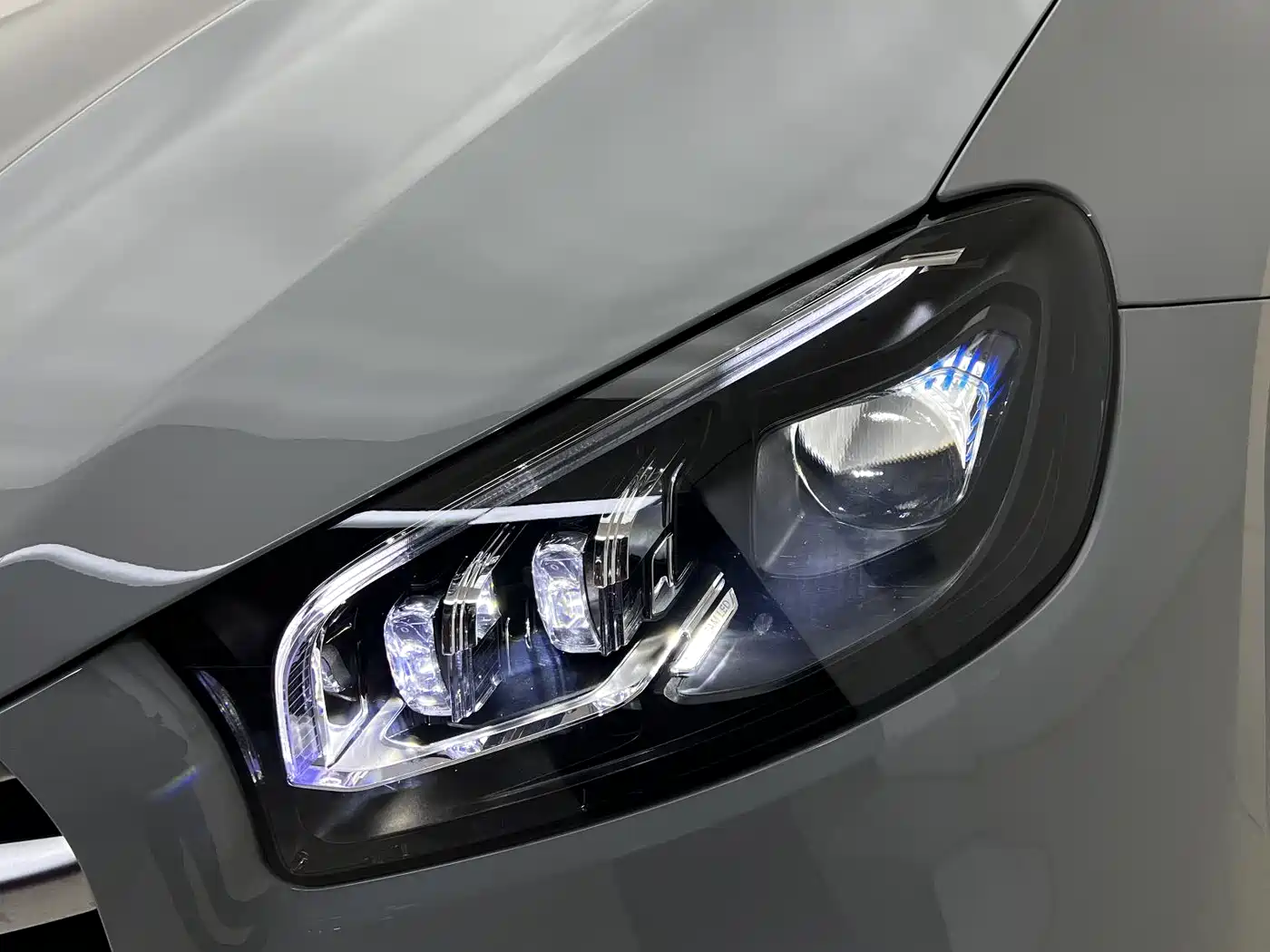 Mercedes-Benz GLS 2024 Model GLS 450 4MATIC Luxury фото 4