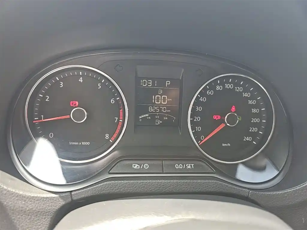 Volkswagen Polo 2014 1.4L Automatic Comfort Edition фото 8