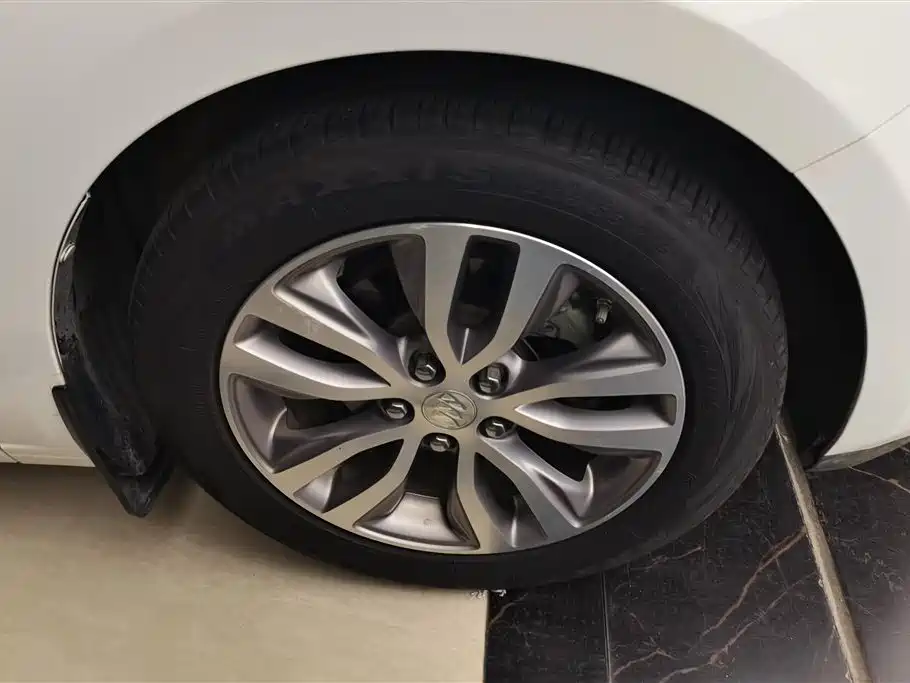Buick Excelle 2019 18T Auto Connected Elite China VI фото 6