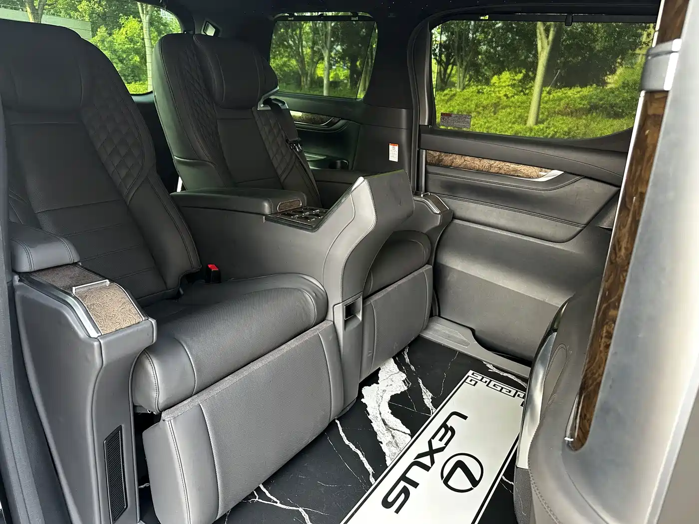 Toyota Vellfire 2020 2020 Twin Engine 2.5L HV Luxury Edition