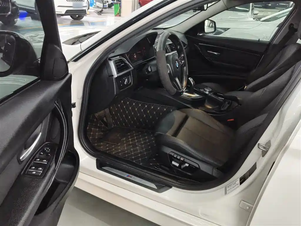 BMW 3 Series 2018 320Li Leading M Sport Package фото 12