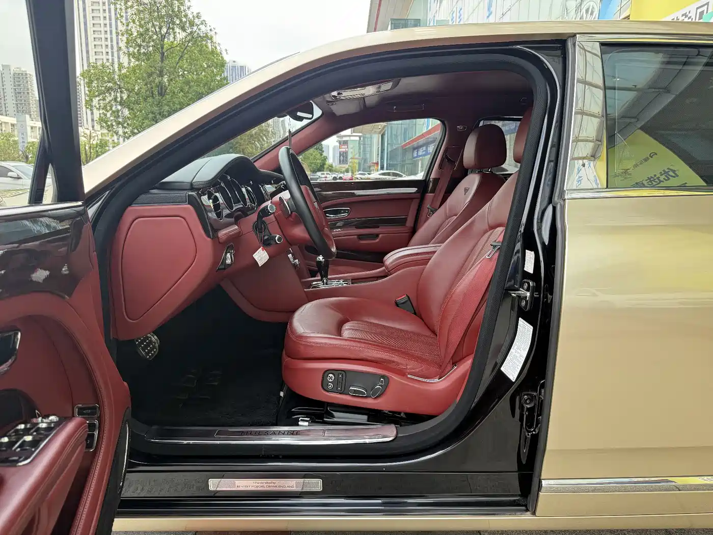Bentley Mulsanne 2012 Model 6.8T Diamond Jubilee фото 13