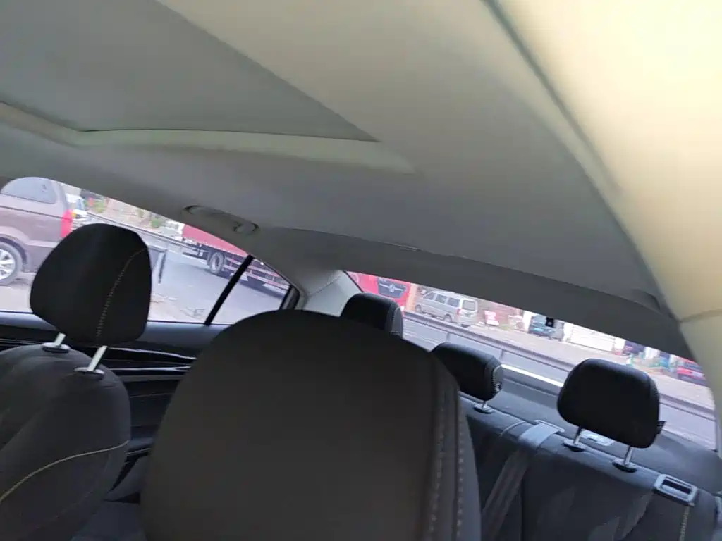 Photo 18 - Roewe i5