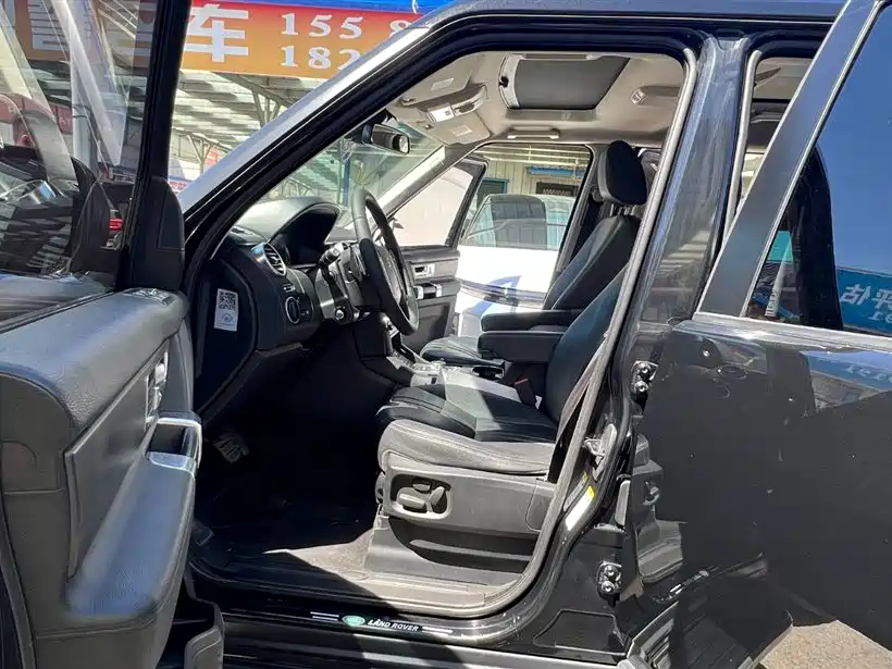 Land Rover Discovery 2016 3.0 SC V6 SE фото 20