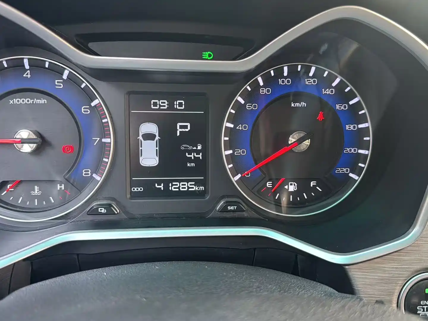 Фото 12 - Geely Vision X3