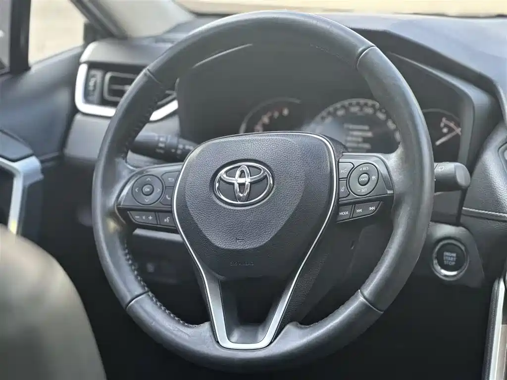 Toyota RAV4 Rongfang 2022 2.0L CVT 2WD Trend Plus Edition фото 3