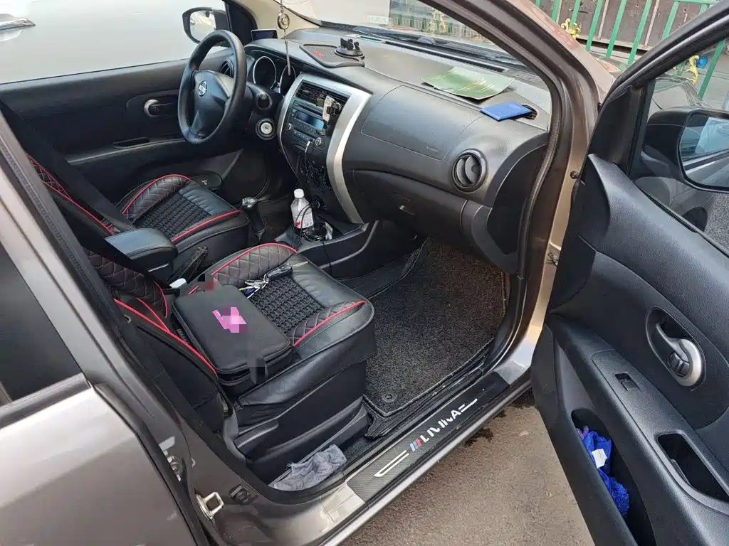 Nissan Livina 2015 2015 1.6XE Manual Comfort Edition