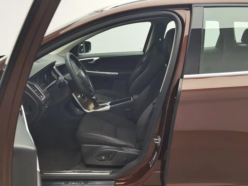 Photo 10 - Volvo XC60