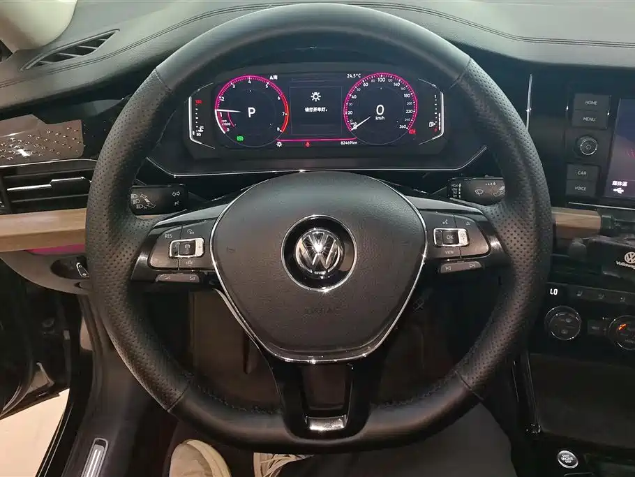 Volkswagen Passat 2019 330TSI Luxury Edition China VI фото 15