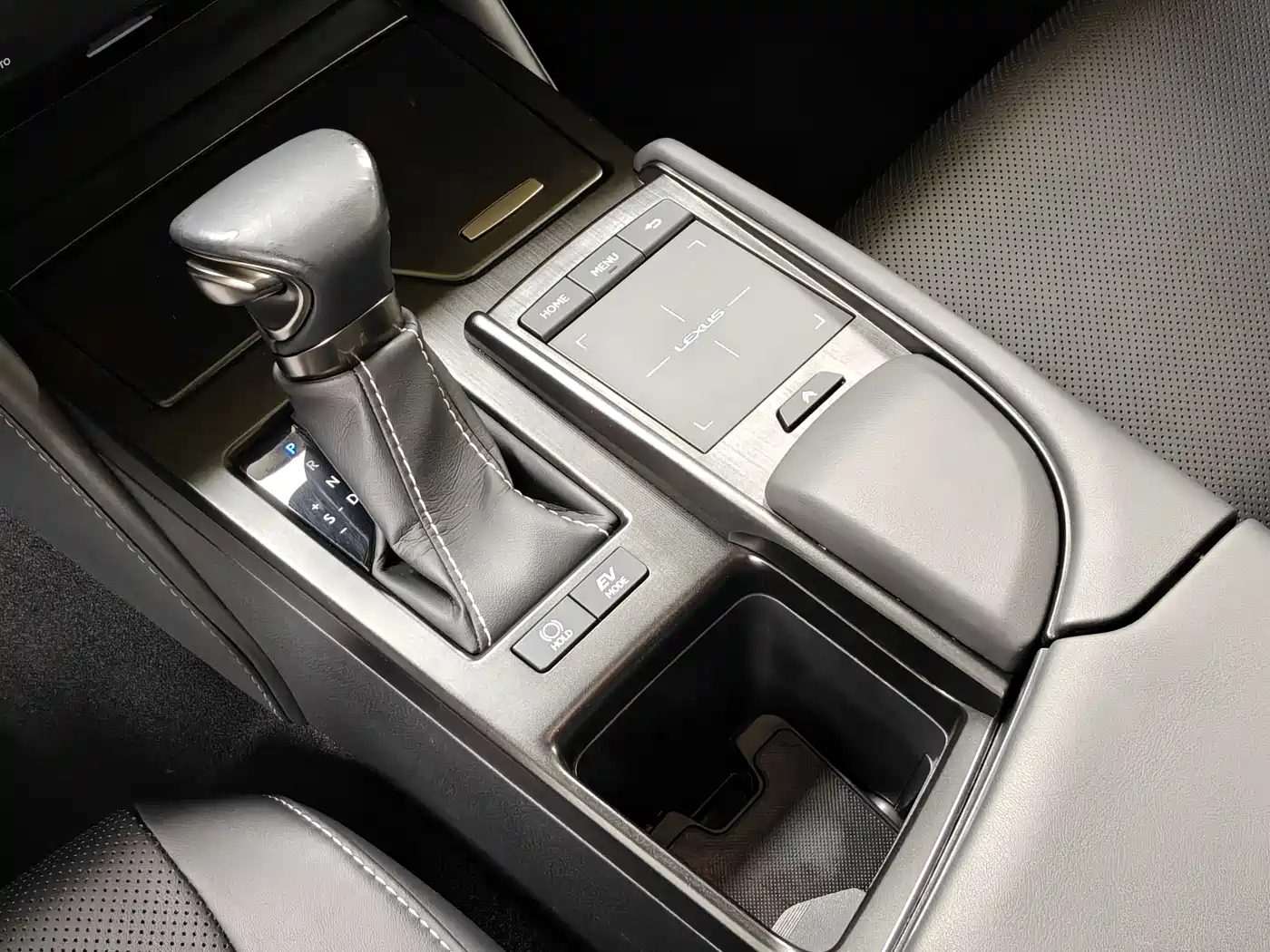 Lexus ES 2018 300h Excellence Edition China V фото 11