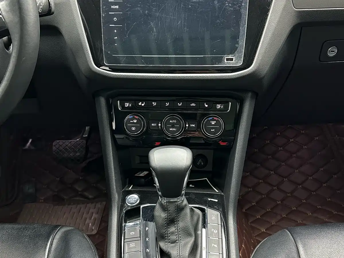 Volkswagen Tiguan L 2020 330TSI Auto 2WD Smart Luxury China VI фото 12