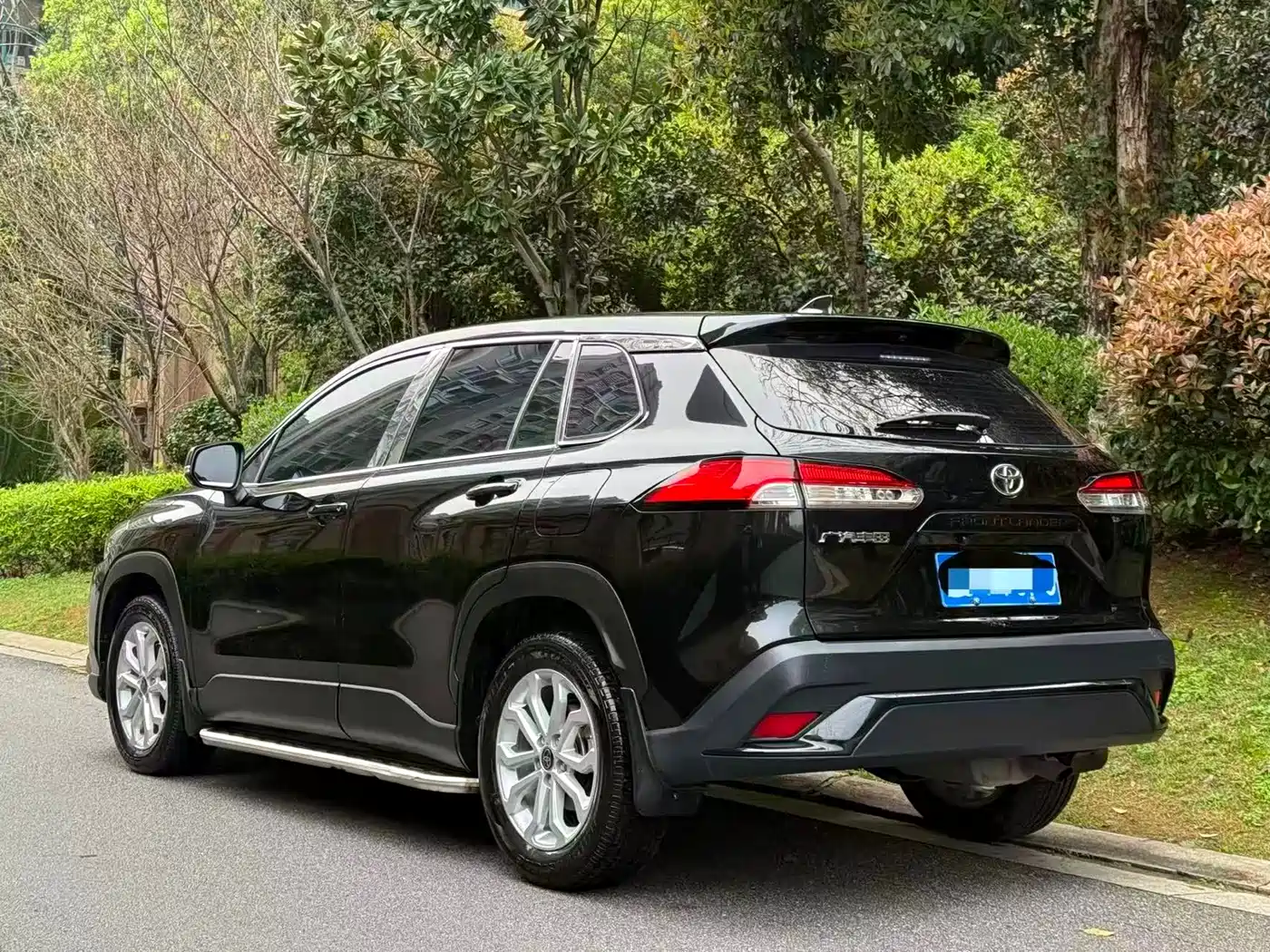 Toyota Frontlander 2023 2.0L CVT Elite Edition фото 3