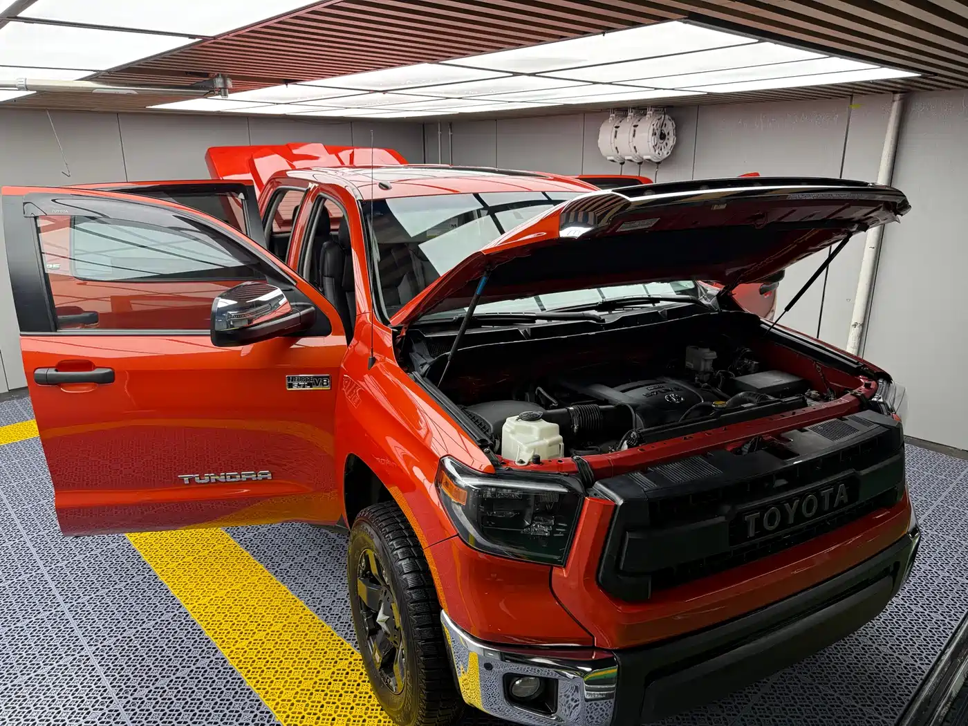 Toyota Tundra 2014 5.7L TRD Pro фото 2